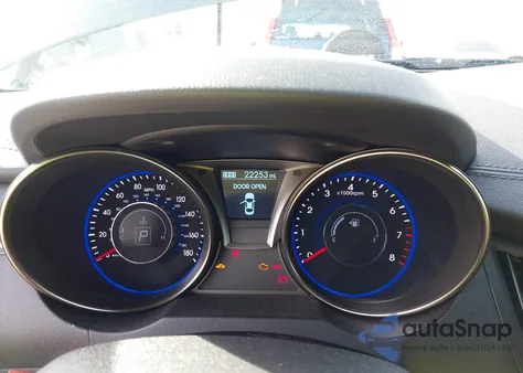 2016 Hyundai Genesis 3.8 Base z USA, uszkodzony, nr VIN KMHHT6KJ2GU132341